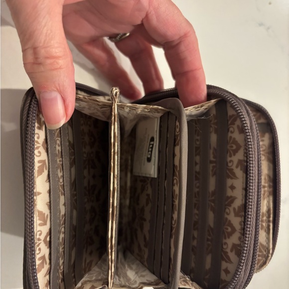 Lug Splits Compact RFID Quilted Wallet in Taupe - Picture 4 of 8